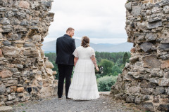Anna & Alexander at Castle Roy. Photo: Karen Thorburn Photography.